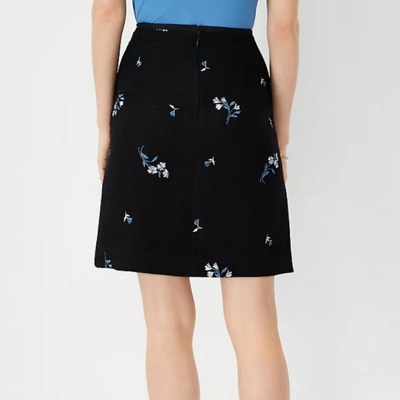 NWT ANN TAYLOR Floral Black Skirt - Picture 2 of 3